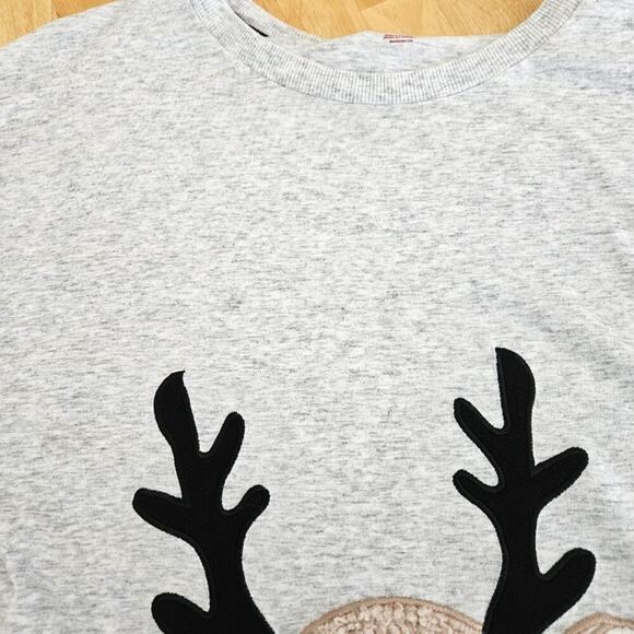 Holiday Time X-Mas 3D Reindeer Fuzzy “Oh Deer” Graphic Gray T-Shirt -2XL - Picture 5 of 7